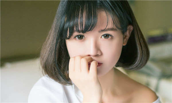 河曲人工助孕和试管的区别，你了解吗？这两个关键词是在不孕不育家庭中经常被提及的话题，尤其对于那些渴望拥有自己孩子的父母来说，理解这些差异至关重要。人工助孕，通常指人工授精，它是在女性的排卵期，通过注射受精卵来提高受孕的几率。而试管，通常是指试管婴儿技术（IVF），它则是在实验室中通过体外受精的方式，使卵子和精子结合形成胚胎，最后移植回女性体内。简单来说，人工助孕更注重于提高受孕的机会，而试管则是借助更